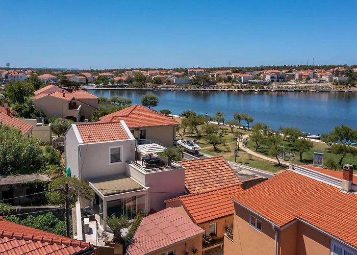 Aenona Tatil Evi Nin