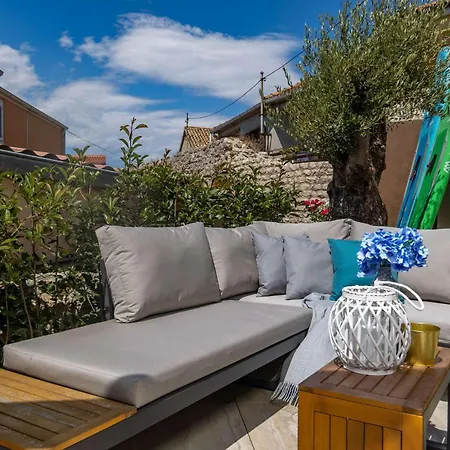 Aenona Holiday home