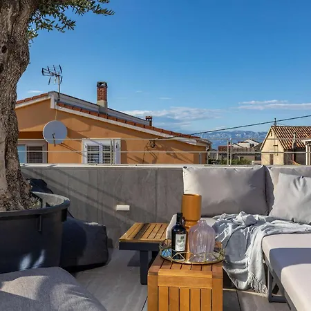 Aenona Holiday home *